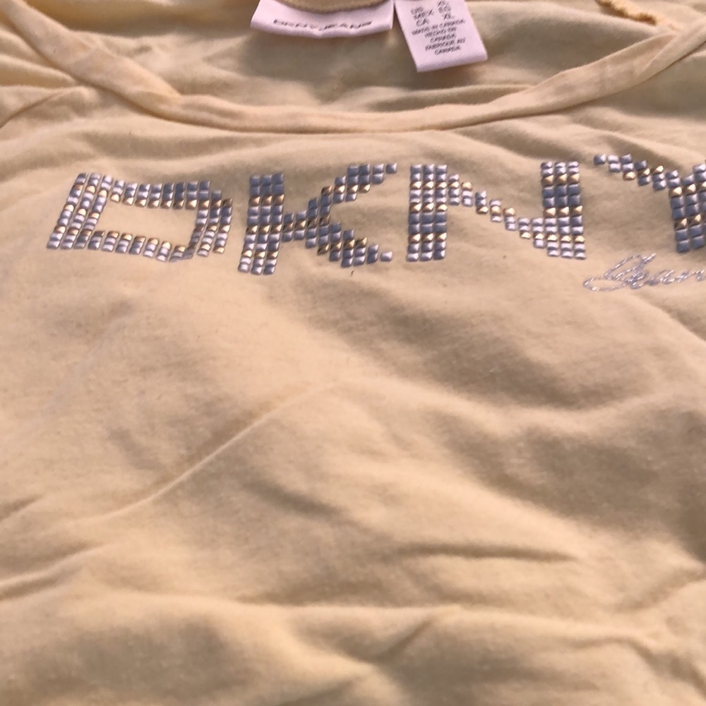 DKNY JEANS size XL scoop neck tee ,pale yellow studded